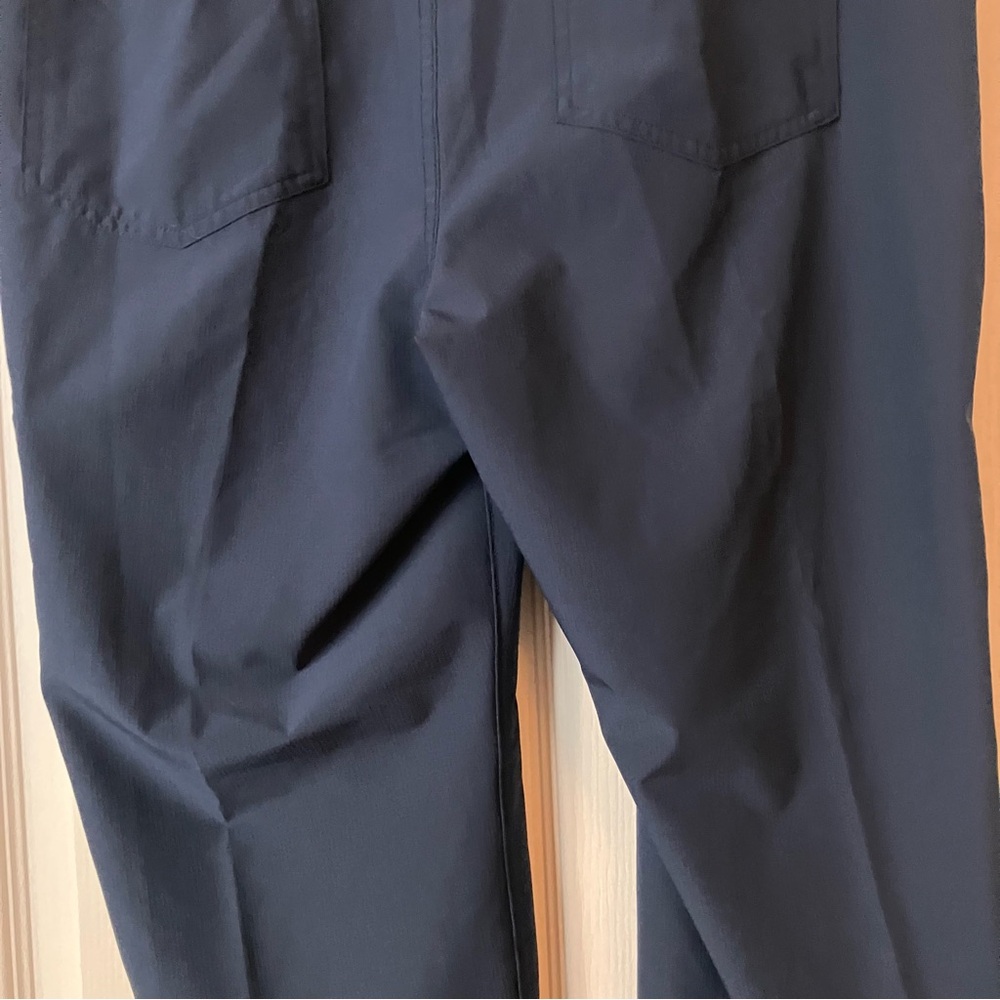 Eddie Bauer Women's Size 12 Blue Navy Ripstop Crop Pants With Pockets - Picture 10 of 14